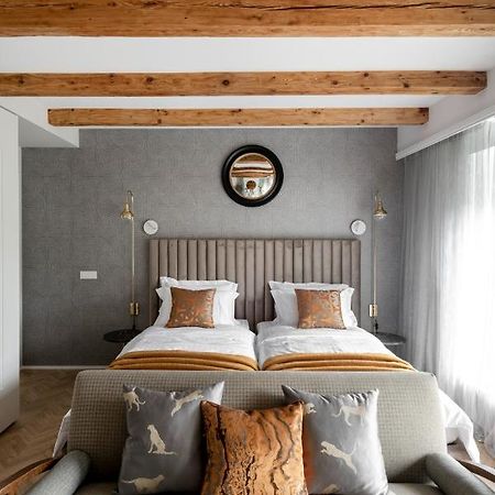 Suite With Private Bathroom At Three Bedroom Interwar Villa Grabyte With Daily Spaces To Share By Pine Forest On The Bank Of The River- 8Min By Car From Old Town Каунас Екстер'єр фото