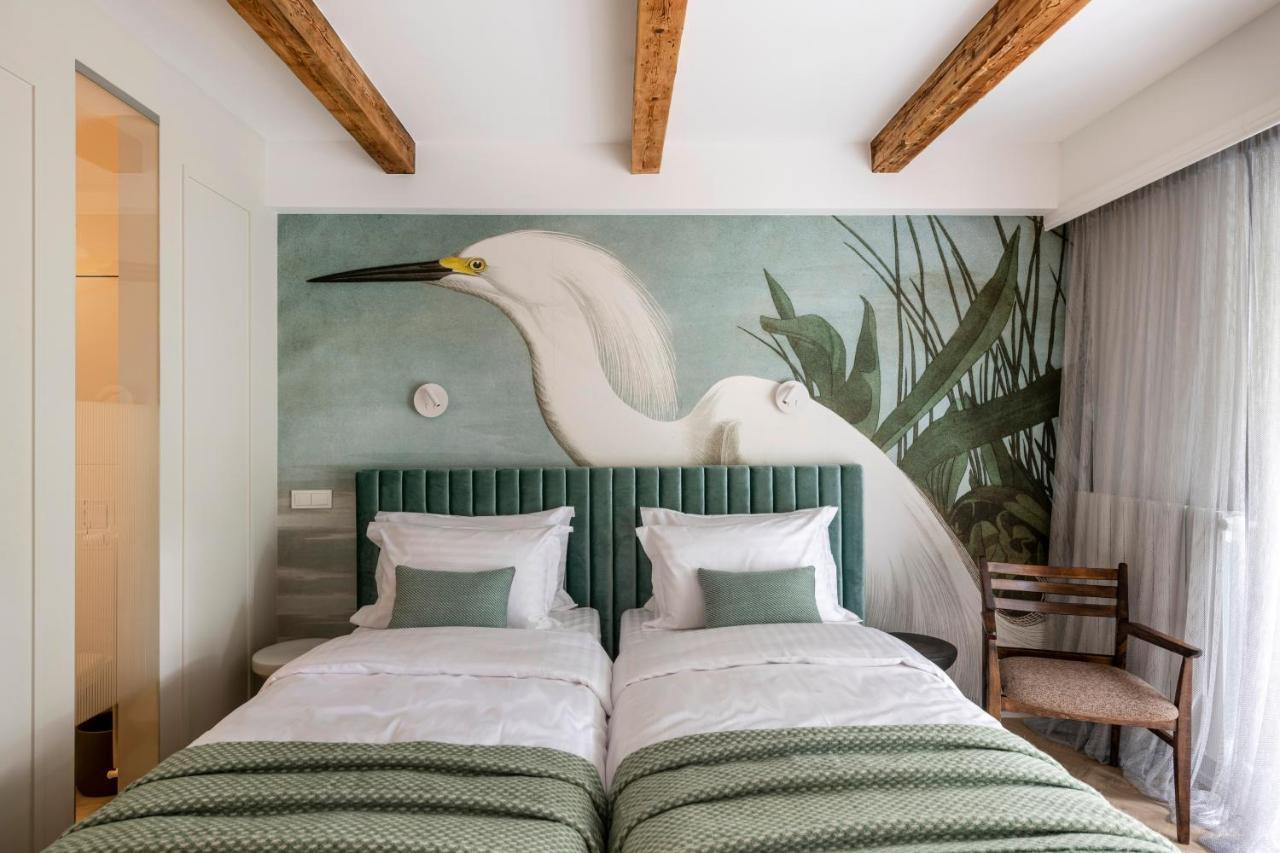 Suite With Private Bathroom At Three Bedroom Interwar Villa Grabyte With Daily Spaces To Share By Pine Forest On The Bank Of The River- 8Min By Car From Old Town Каунас Екстер'єр фото
