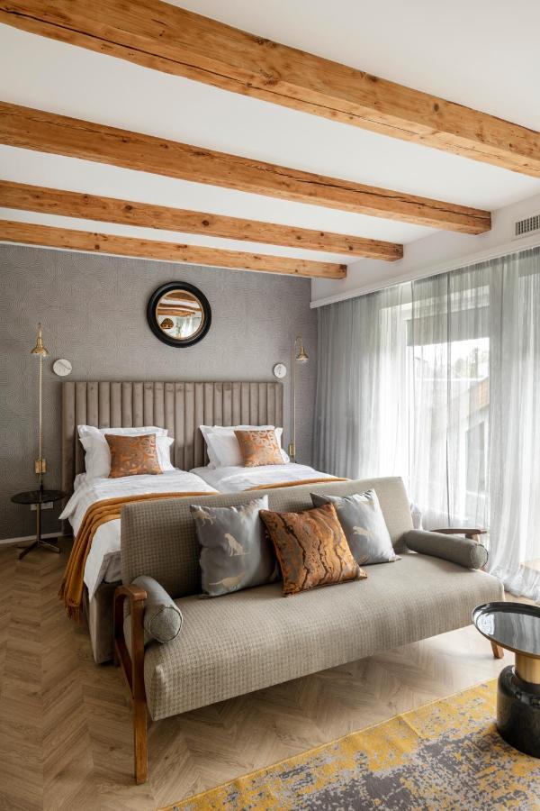 Suite With Private Bathroom At Three Bedroom Interwar Villa Grabyte With Daily Spaces To Share By Pine Forest On The Bank Of The River- 8Min By Car From Old Town Каунас Екстер'єр фото
