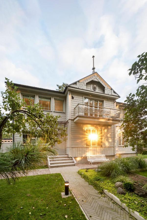 Suite With Private Bathroom At Three Bedroom Interwar Villa Grabyte With Daily Spaces To Share By Pine Forest On The Bank Of The River- 8Min By Car From Old Town Каунас Екстер'єр фото