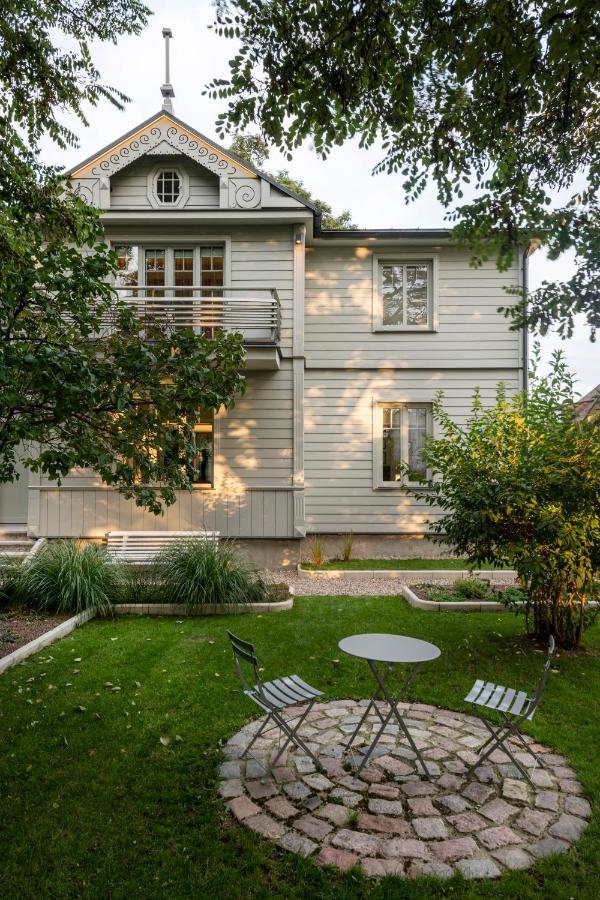 Suite With Private Bathroom At Three Bedroom Interwar Villa Grabyte With Daily Spaces To Share By Pine Forest On The Bank Of The River- 8Min By Car From Old Town Каунас Екстер'єр фото