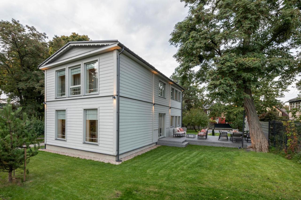 Suite With Private Bathroom At Three Bedroom Interwar Villa Grabyte With Daily Spaces To Share By Pine Forest On The Bank Of The River- 8Min By Car From Old Town Каунас Екстер'єр фото