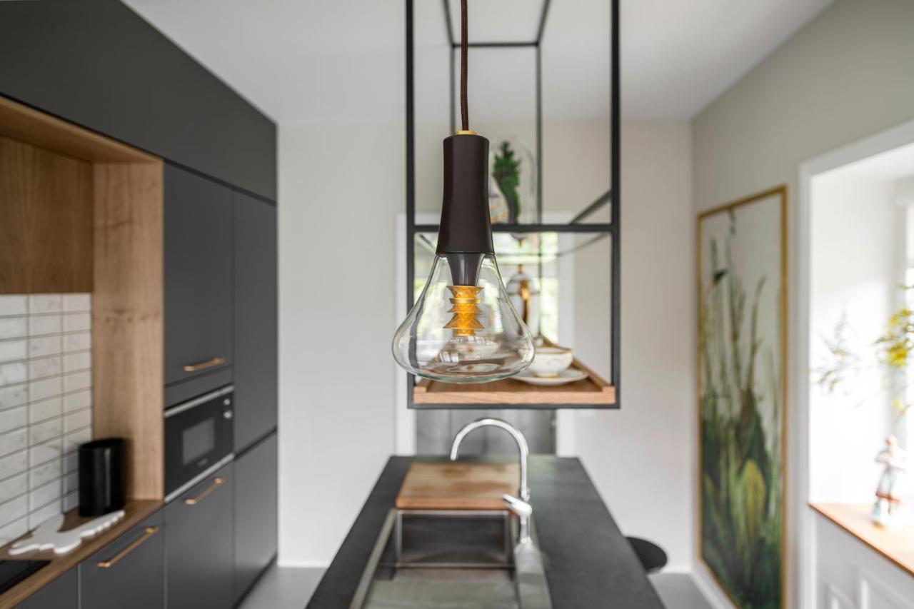 Suite With Private Bathroom At Three Bedroom Interwar Villa Grabyte With Daily Spaces To Share By Pine Forest On The Bank Of The River- 8Min By Car From Old Town Каунас Екстер'єр фото