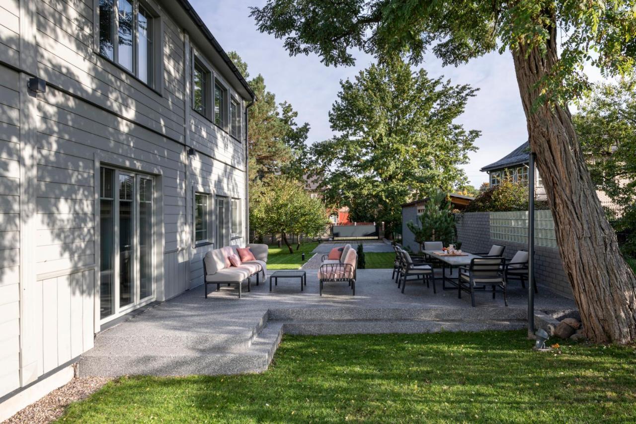 Suite With Private Bathroom At Three Bedroom Interwar Villa Grabyte With Daily Spaces To Share By Pine Forest On The Bank Of The River- 8Min By Car From Old Town Каунас Екстер'єр фото