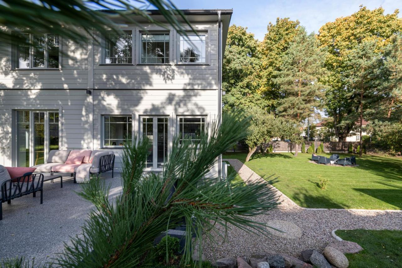 Suite With Private Bathroom At Three Bedroom Interwar Villa Grabyte With Daily Spaces To Share By Pine Forest On The Bank Of The River- 8Min By Car From Old Town Каунас Екстер'єр фото
