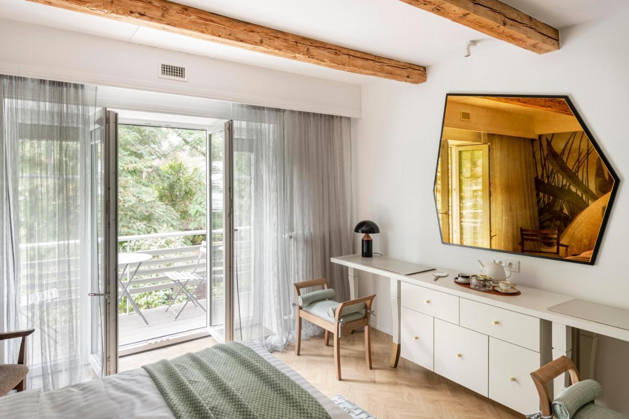 Suite With Private Bathroom At Three Bedroom Interwar Villa Grabyte With Daily Spaces To Share By Pine Forest On The Bank Of The River- 8Min By Car From Old Town Каунас Екстер'єр фото