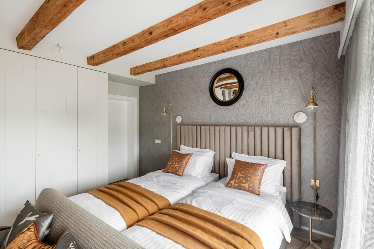 Suite With Private Bathroom At Three Bedroom Interwar Villa Grabyte With Daily Spaces To Share By Pine Forest On The Bank Of The River- 8Min By Car From Old Town Каунас Екстер'єр фото